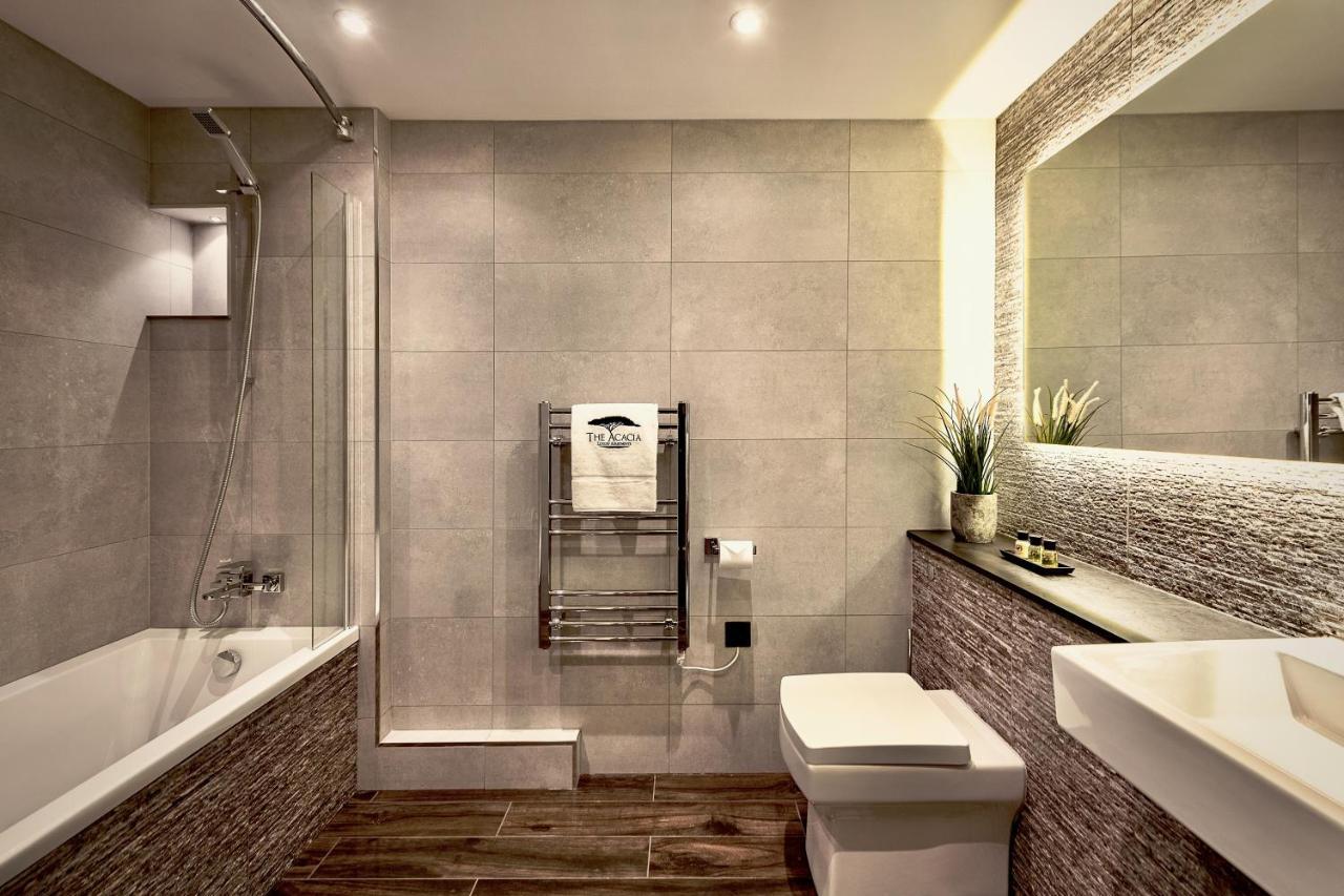 Apartment The Acacia, Luxury With Private Balcony + Parking