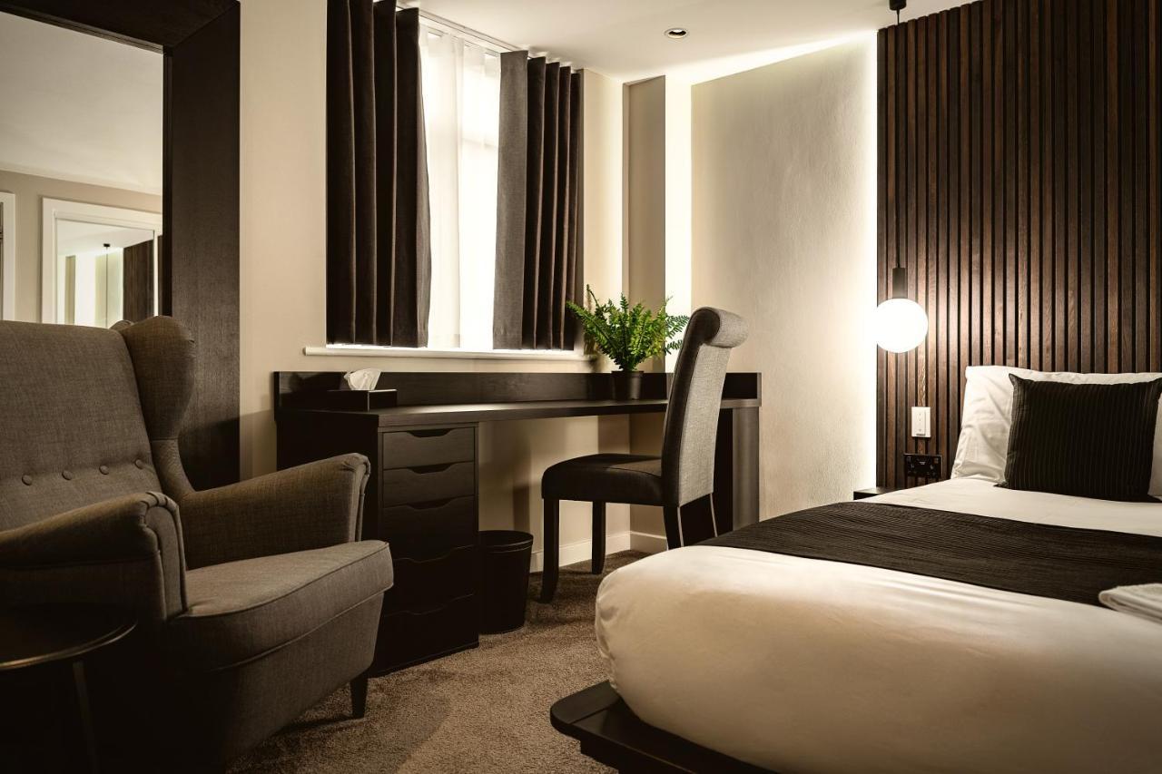 Apartment The Acacia, Luxury With Private Balcony + Parking